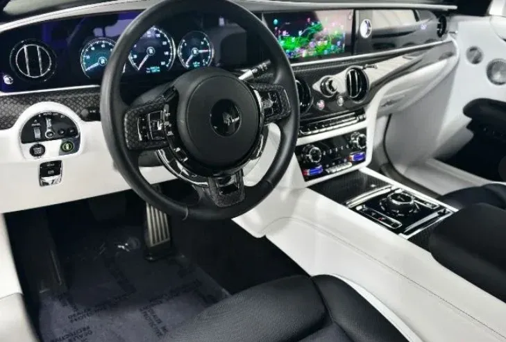 Rolls Royce interior for wedding car rental Rolls Royce interior for wedding car rental