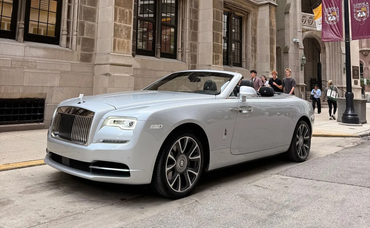 Rolls-Royce Dawn, silver (2)