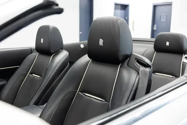 Rolls-Royce Dawn, silver (5)