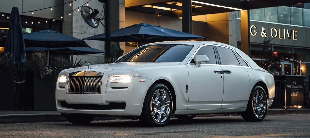 Rolls-Royce Ghost, white (6)