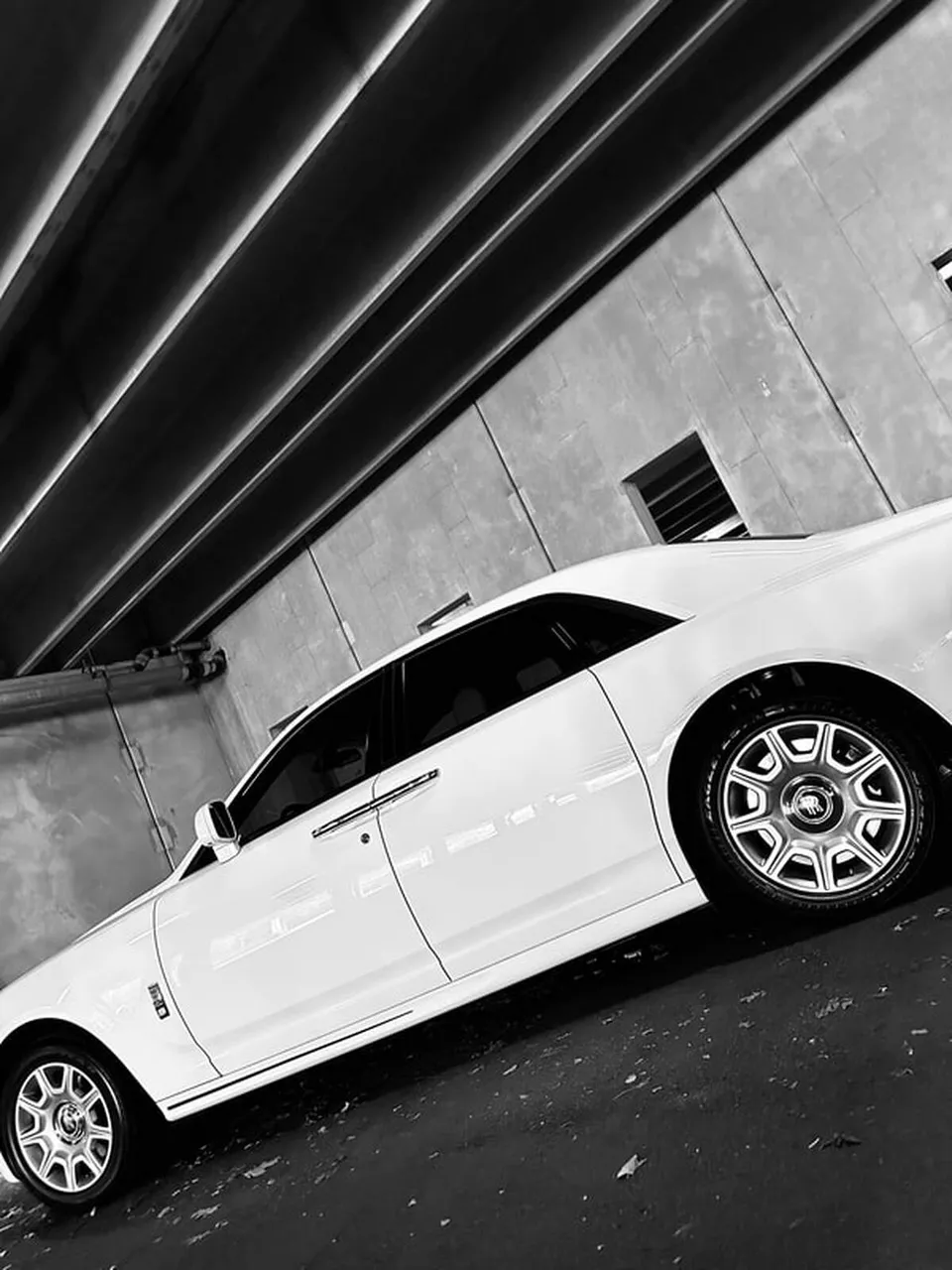 White Rolls-Royce Ghost Sedan exterior, photo 8 for wedding car rental