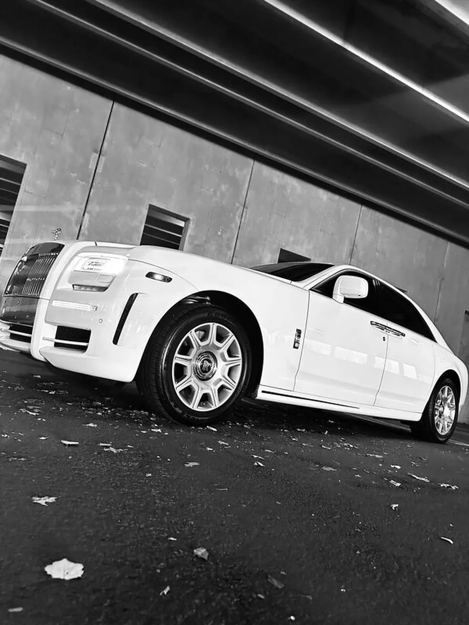 White Rolls-Royce Ghost Sedan exterior, photo 9 for wedding car rental