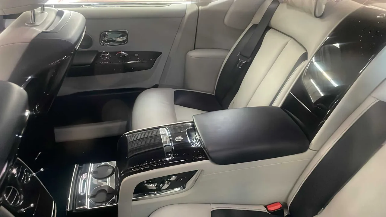 Rolls Royce Phantom interior with cup holders for wedding car rental