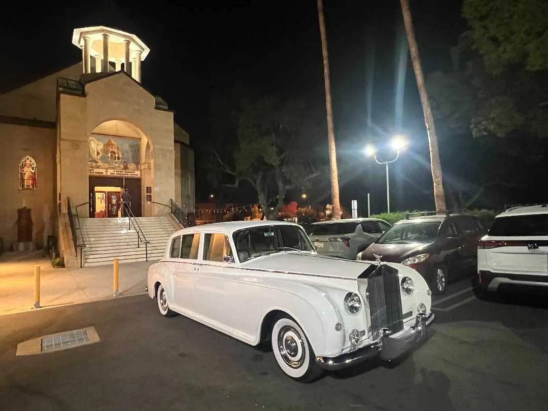 Rolls-Royce Silver Cloud White for wedding car rental
