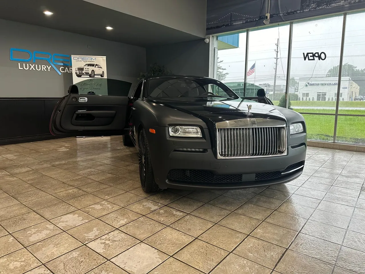 Rolls Royce Wraith for sports car rental
