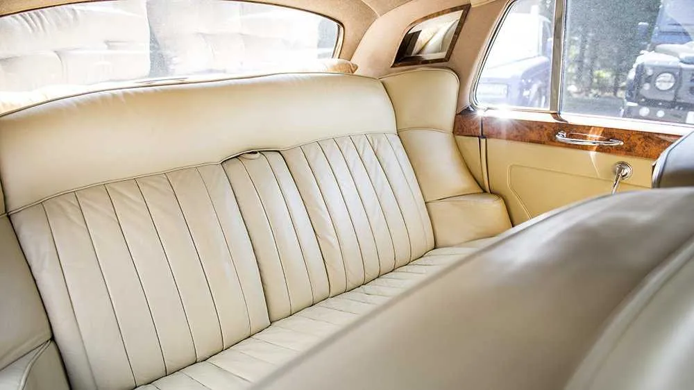 Vintage Rolls-Royce 1959 interior, photo 8 for wedding car rental