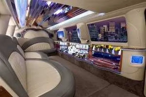 White Ford Excursion Limousine White Ford Excursion Limousine – for rent