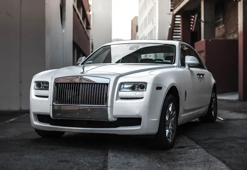 White Rolls-Royce wedding car for wedding car rental White Rolls-Royce wedding car for wedding car rental